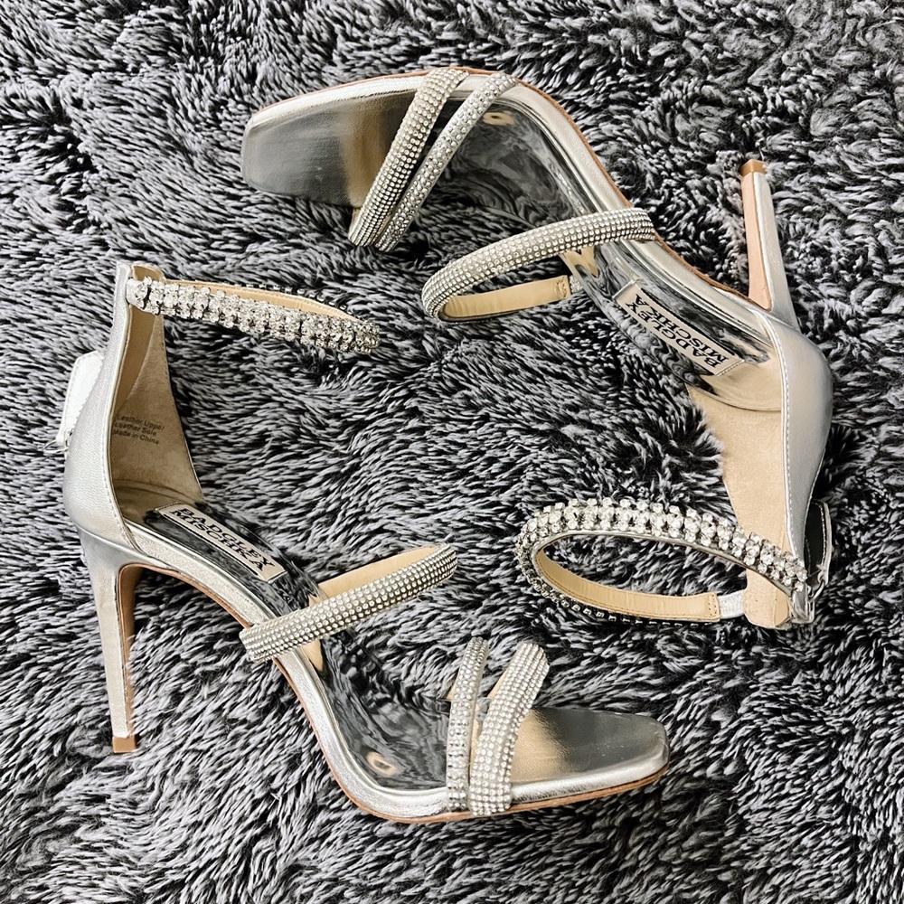 Badgley Mischka size 6 heels.